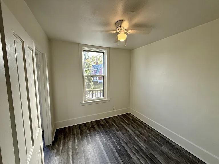 1304 Maryland Ave — Photo 10