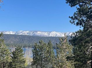 39405 Garden Pl, Fawnskin, CA 92333