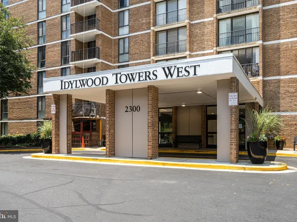 2300 Pimmit Dr APT 114, Falls Church, VA 22043