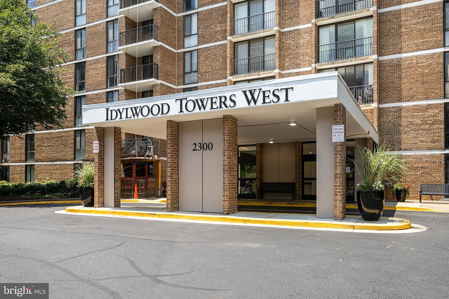 2300 Pimmit Dr APT 114 photo 1