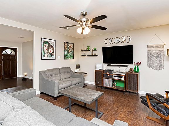 5th image of 915 Hatchell Ln