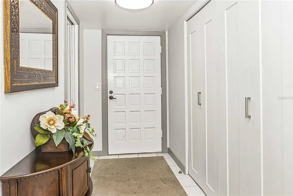 2 bed, 2.0 bath, 1090 sqft, $2,500 — Photo 3