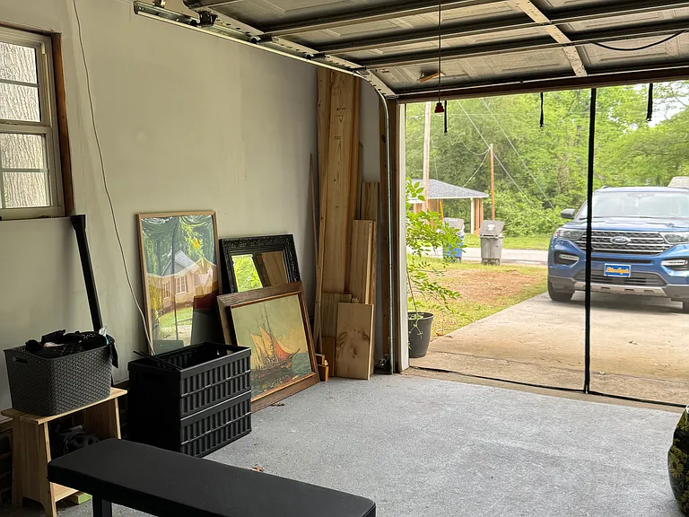 Garage - fully screened in