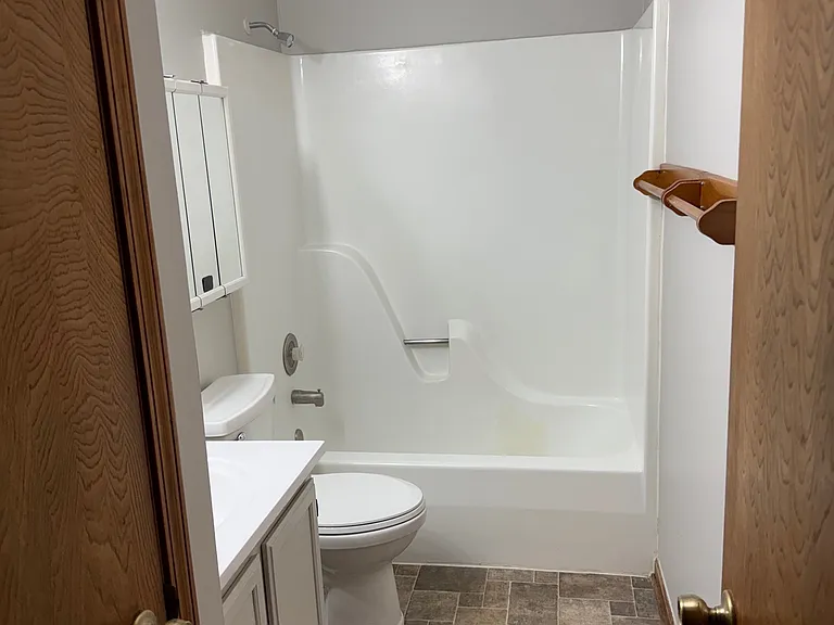 8009 S 48th Ave — Photo 7