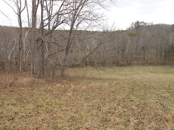 5th image of 18 Riverfront Dr