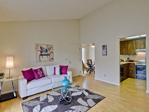 5th image of 2332 Balme Dr