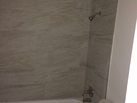 5th image of 4004 W Erie Ave APT 4