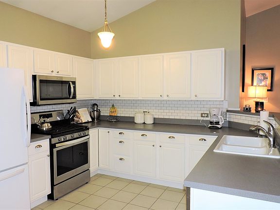 3rd image of 6582 Pine Lake Dr