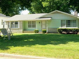 1019 E Highland Ave, Carthage, MO 64836