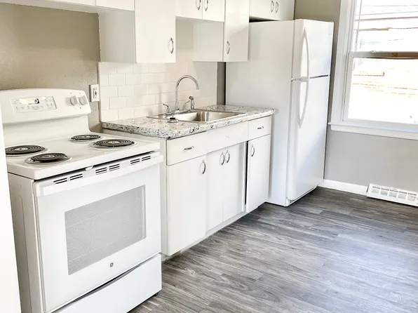 Meadowlark Apartments