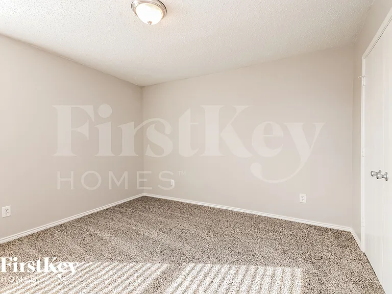 4519 Green Meadow Dr — Photo 13