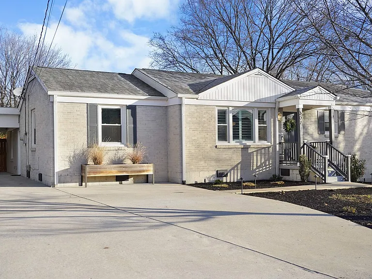 307 Avondale Dr — Photo 2