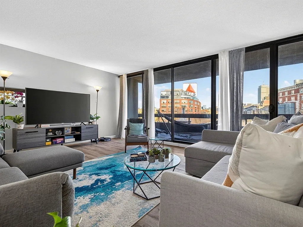 2 bed, 2.0 bath, 1255 sqft, $4,700 — Photo 1