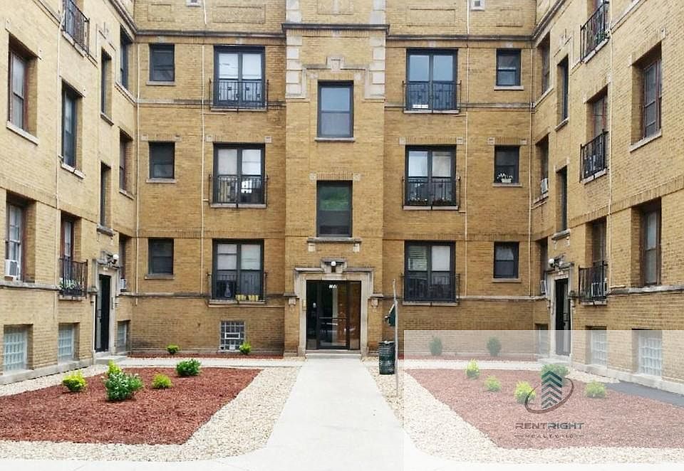 2nd image of 724-32 W Roscoe St #728-1W