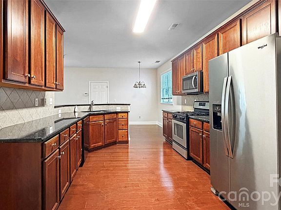 2nd image of 8915 Cinder Ln