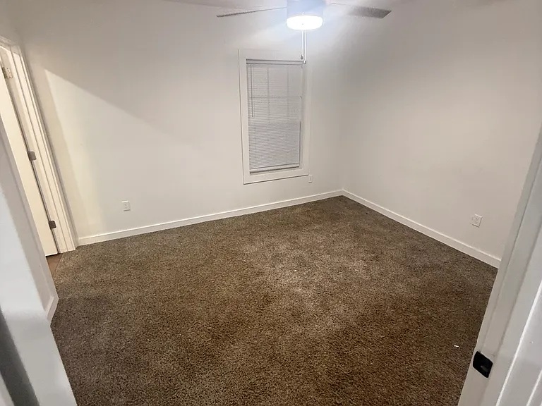 123 Oak St — Photo 5