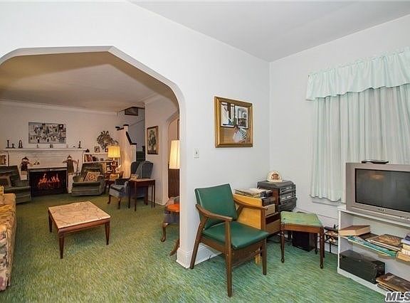 4th image of 277 Lindbergh St