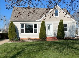 1582 Hawthorne Dr, Mayfield Heights, OH