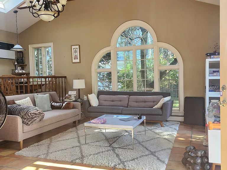 9 Dawes Ave — Photo 4