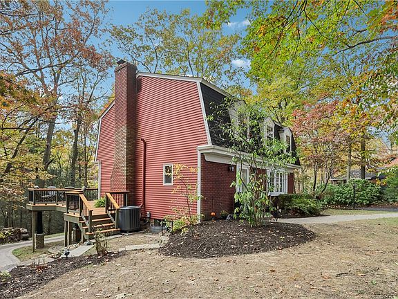 4th image of 114 Heath Dr