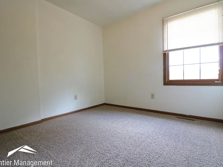 2528 Candlecrest Cir — Photo 13