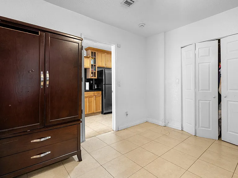 1404 NW 4th Ave — Photo 14