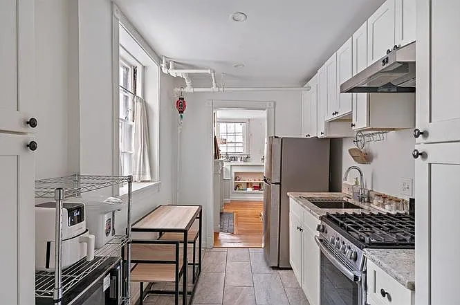 49 Grove St #A — Photo 7