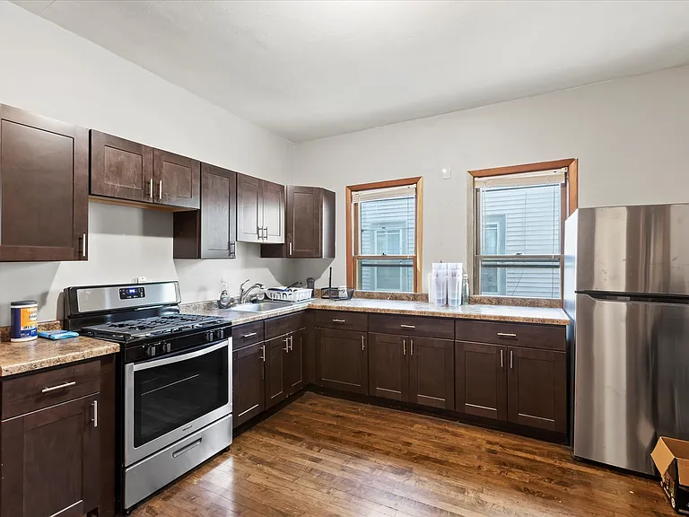 2745 N Frederick Ave — Photo 9