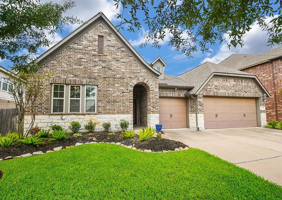 1st image of 13619 Lake Vista Dr