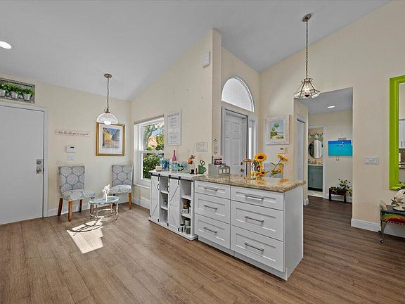 5th image of 7775 Majestic Palm Dr