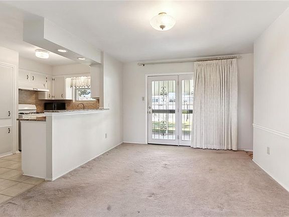 4th image of 2504 Millie St