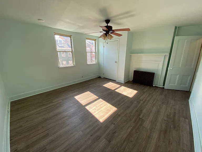1ST BEDROOM