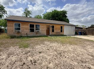 211 Estate Dr, San Antonio, TX 78220