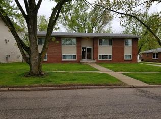 1465 Meadowview Dr, Marion, IA 52302