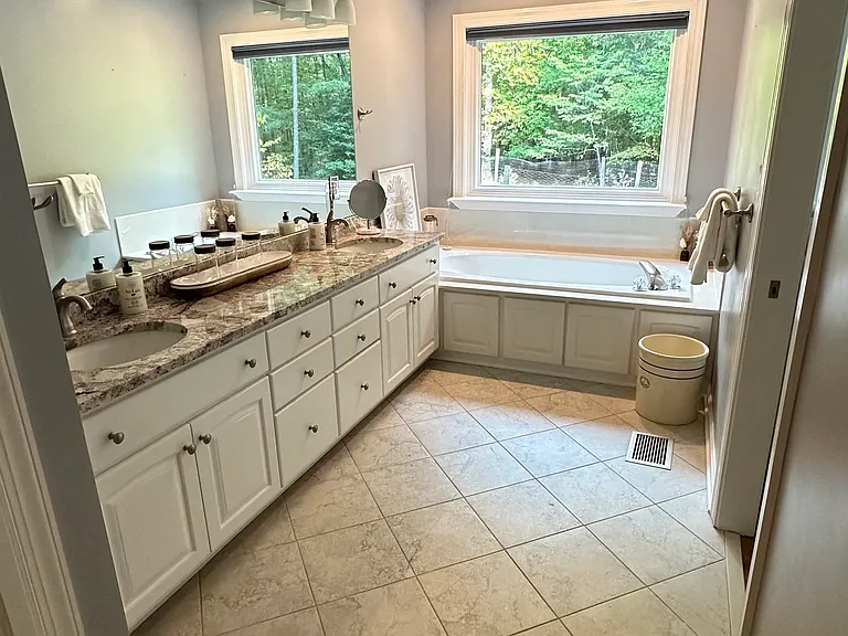 205 E Deer Run — Photo 8