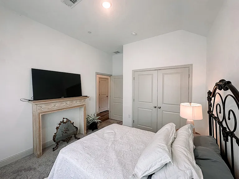 Second bedroom