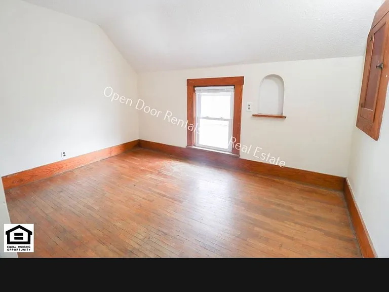 607 W Monroe St #3 — Photo 6