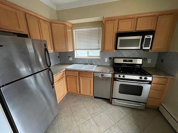 3rd image of 276 S Sherman St Unit 7