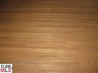3rd image of 3132 W 76th St