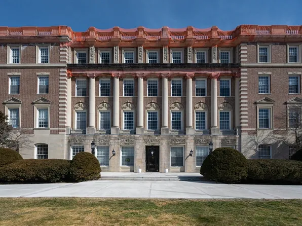 16 Balmoral St Unit 316, Andover, MA 01810