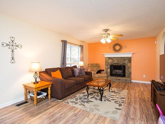 3rd image of 5111 Meridian Lake Dr