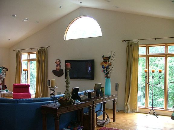14' vaulted great room