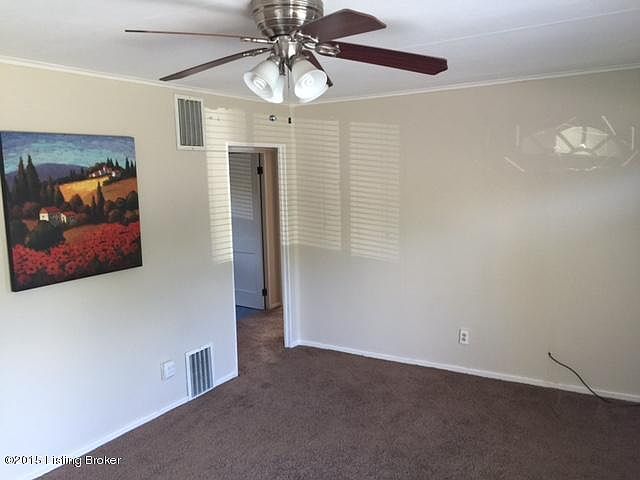 2nd image of 1621 Deer Ln