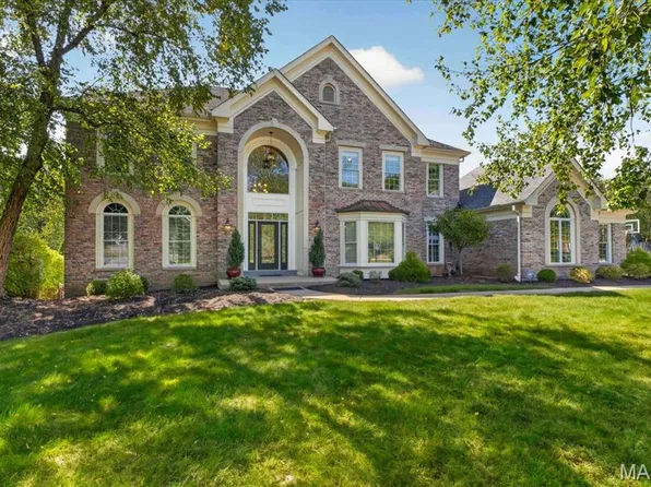17915 White Robin Ct, Chesterfield, MO 63005
