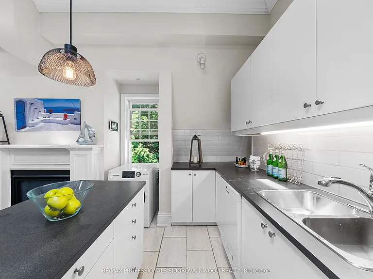 236 South Kingsway #11 — Photo 11