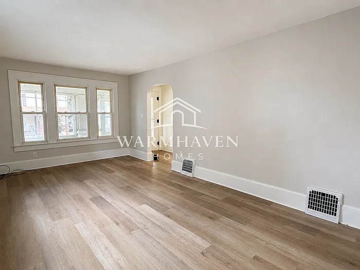 3 bed, 1.0 bath, 1084 sqft, $1,495 — Photo 3