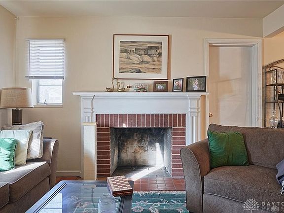 5th image of 301 Telford Ave