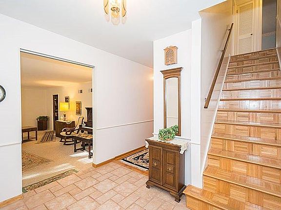 5th image of 257 Edison Ave