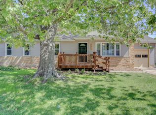 1412 Cambridge Dr, Champaign, IL 61821