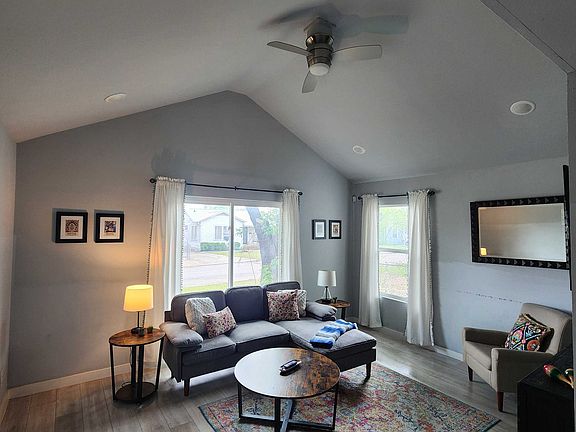 4th image of 1413 Santa Monica St #Id1043565p